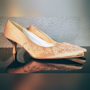 Stuart Weitzman Elegant Tan Women's Heels